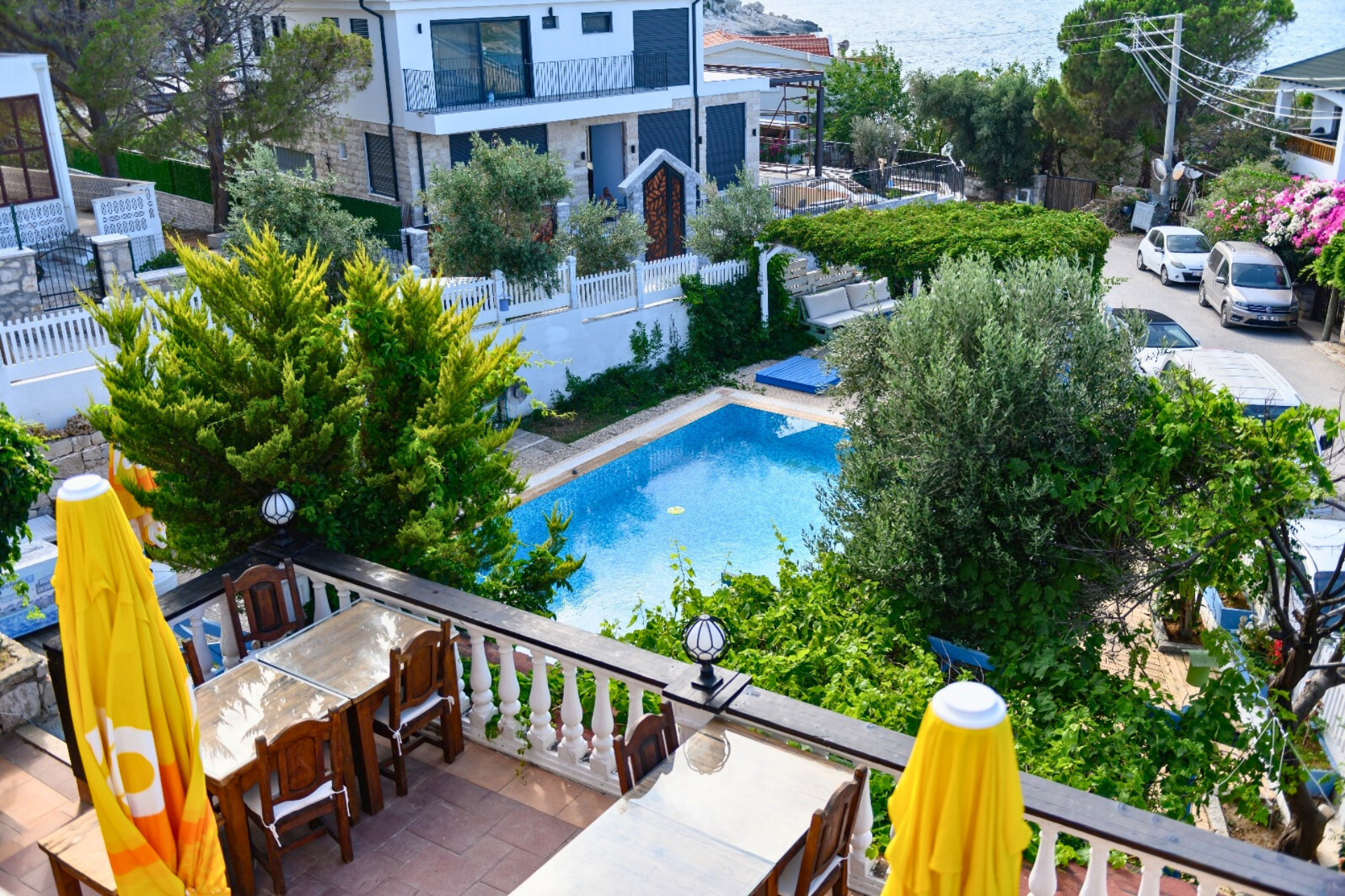 mekan rehberi karaburun otelleri arya hotel