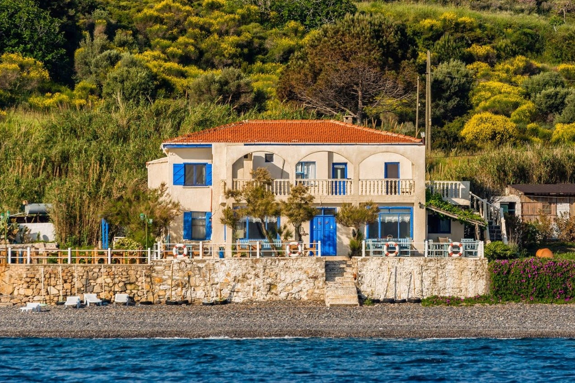 mekan rehberi karaburun otelleri lipsos-otel