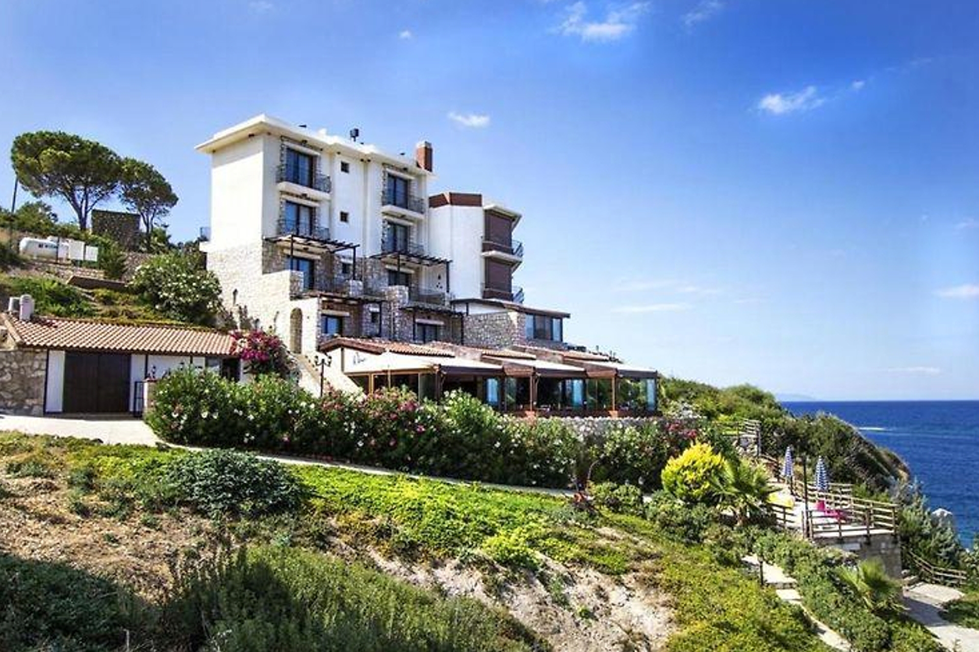 mekan rehberi karaburun otelleri nergis-otel