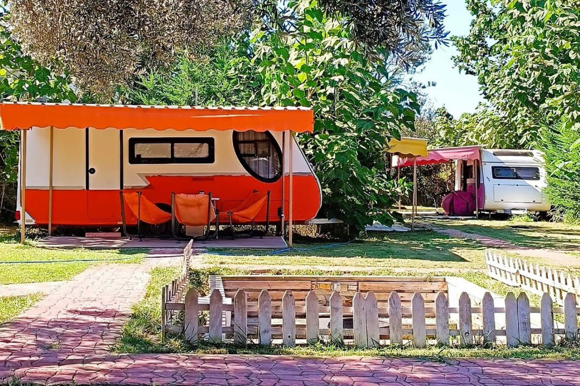 mekan rehberi karaburun otelleri pingala-glamping-caravan-hotel